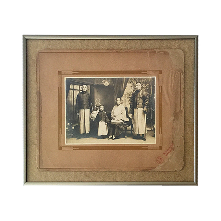 Fotografía antigua enmarcada