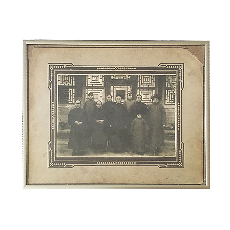 Fotografía antigua enmarcada