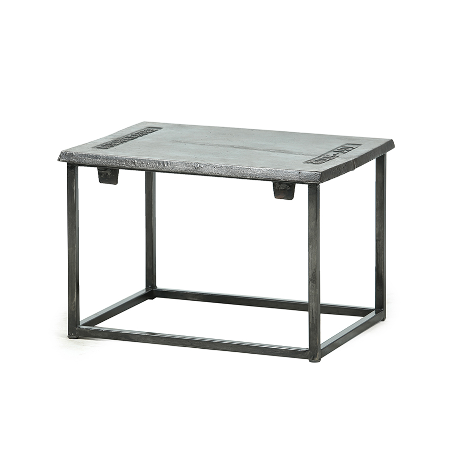 Mesa auxiliar hierro